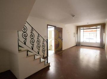 Casa · 114m² · 4 Quartos · 2 Vagas · Casa espaçosa com 4 dormitórios, quintal e 2 vagas no Campo Belo
