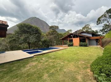 Casa de 4 quartos, Petrópolis · Casa em Araras à venda
