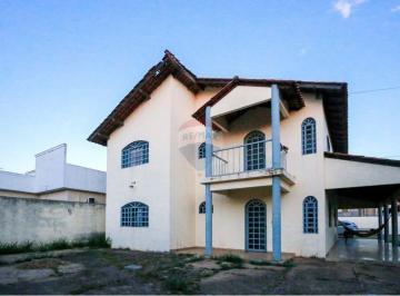 Casa · 376m² · 4 Quartos · 5 Vagas · Casa de 2 pavimentos com 4 suítes na entrada de Vicente Pires - Sobrado