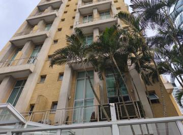 Apartamento de 1 quarto, São Paulo · ITAIM LOFT -Apartamento Duplex : 1 suíte ,sala cozinha, sacada, lavabo, 1 vaga.