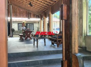 Casa · 130m² · 3 Quartos · 2 Vagas · Chácara no condomínio fechado Villagio Fazendão (zona norte de SJC) - 3 quartos / 2 suítes / rancho