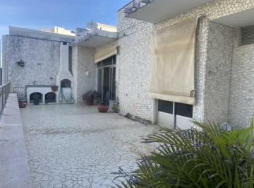 Apartamento · 218m² · 3 Quartos · 1 Vaga · Cobertura Linear / Residencial / Leblon
