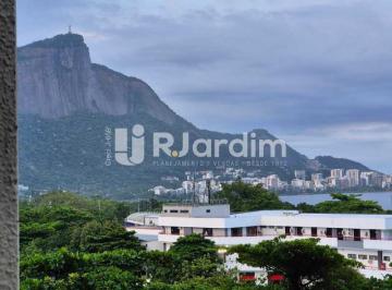 Apartamento · 85m² · 3 Quartos · Leblon | 3 Quartos Reformado | Vaga | Selva de Pedra