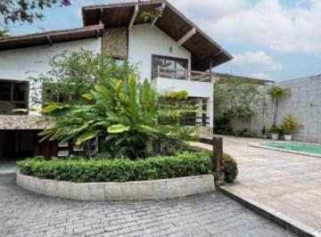 Casa · 707m² · 5 Quartos · 5 Vagas · Lindíssima casa com 5 suítes no condomínio Alameda dos Eucaliptos