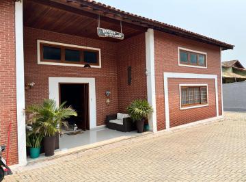 Casa Venda 1187m² de 5 quartos · Casa avarandada com piscina, lazer e pomar