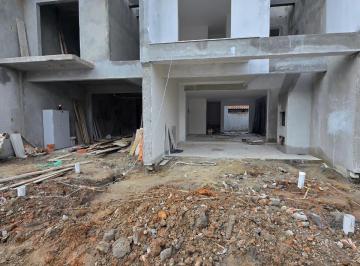 Casa de 3 quartos, Balneário Piçarras · Sobrados em Construção - Balneário Piçarras