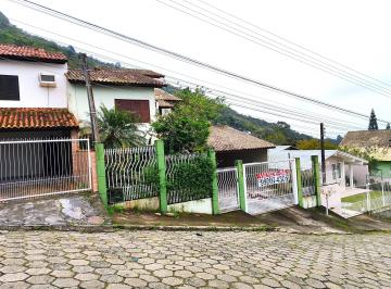 Casa de 3 quartos, Florianópolis · Casa 3 quartos (ste), dep empreg, 4 VG, 213m2 priv, Trindade, Florianópolis, SC