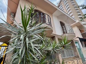 Casa de 3 quartos, São Paulo · Sobrado à venda na Parada Inglesa com 3 dormitórios, 1 suíte e Quintal Gourmet.