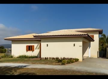 Casa de 4 quartos, Ijaci · Casa em condomínio náutico Ilha Brasil (beira da represa)-Ijaci com 4 suítes