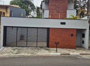 Casa · 211m² · 3 Quartos · 2 Vagas · Linda Casa em Bairro Nobre – Bragança Paulista/SP