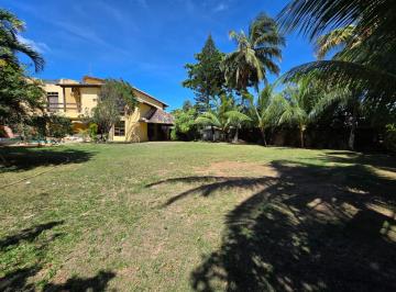 Casa de 4 quartos, Lauro de Freitas · Oportunidade com amplo terreno de 900m² em Vilas do Atlântico!