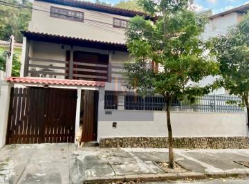1 · Impecável casa à venda em Niterói-RJ, bairro São Francisco: 3 quartos, 1 suíte, 3 banheiros, 1 sala,