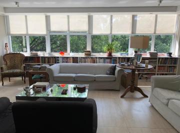 Apartamento de 2 quartos, São Paulo · Apartamento no Jardim Europa, 2 dormitórios, 2 suítes, 4 banheiros e 2 vagas.