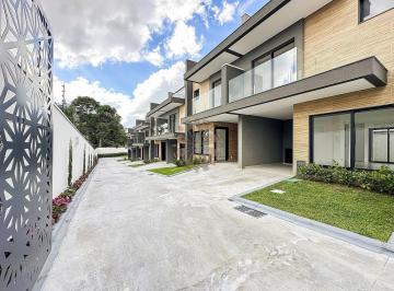Casa · 109m² · 3 Quartos · 1 Vaga · Sobrados no Bairro Santa Felicidade – Residencial