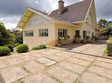 Casa · 400m² · 6 Quartos · 4 Vagas · Casa em Campos do Jordão