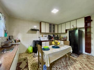 502c7ef3-ecaa-49b1-899f-d2100629d3de · Aconchegante casa para venda em Jardim Itacolomi com 2 quartos, 130m²