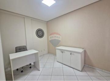 Comercial · 11m² · Sala Comercial para Alugar 10 m² por R$ 1.500,00/Mês com Acessibilidade e Elevador