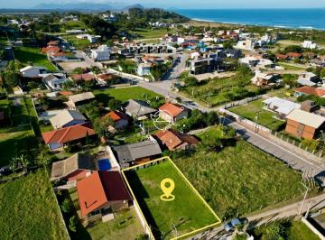 Terreno · 334m² · Terreno Plano na Praia da Gamboa – 500m do Mar, Próximo à Geral