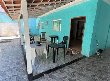 Casa de 2 quartos, São Gonçalo · Vendo ótima casa, 2 quartos, 1 com closet, área gourmet, vaga para até 4 carros.