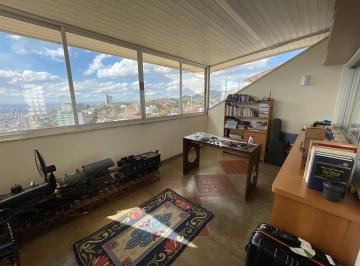 Casa de 4 quartos, Belo Horizonte · Casa com Vista Panorâmica no Alto Santa Lúcia – 4 Quartos e Espaço Gourmet