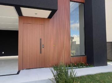 Casa · 192m² · 3 Quartos · 4 Vagas · BELA CASA NO CONDOMÍNIO JD VENEZA SENADOR CANEDO