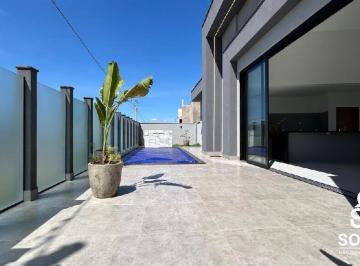 Casa · 177m² · 3 Quartos · 4 Vagas · Bela Casa a Venda no Jardins Capri - Senador Canedo