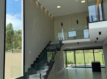 Casa · 217m² · 3 Quartos · 4 Vagas · Belo Sobrado para Comprar no Terras Alpha - Senador Canedo