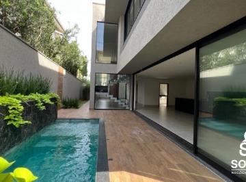 Casa · 304m² · 4 Quartos · 4 Vagas · CASA DE ALTO PADRÃO A VENDA NO CONDOMÍNIO JARDINS MADRI GO