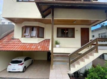 Casa · 315m² · 4 Quartos · 4 Vagas · Oportunidade! Vendo casa na Trindade