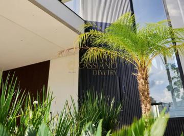 Casa · 250m² · 4 Quartos · 2 Vagas · Sobrado de alto padrão com planta inteligente
