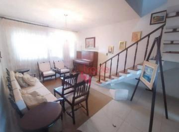 463551b3494b512df1513bc74143f85015897083 · Casa para Alugar de 04 Quartos no Bairro Jardim São Luiz em Ribeirão Preto Rico em Armários.