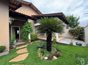 Casa · 427m² · 4 Quartos · 6 Vagas · Imóvel com excelente potencial residencial/comercial com 1.200m² de terreno no Santa Rosa