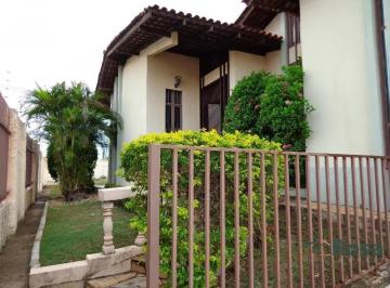 Casa · 225m² · 3 Quartos · Imóvel residencial/comercial de esquina com amplo terreno para venda no Bairro Jardim Das Américas, 