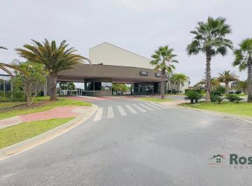 Casa · 400m² · 4 Quartos · 4 Vagas · Casa Térrea Para Venda, com 4 Suíte(s) sendo 1 Master, no Condomínio Supremo Itália, Cuiabá.