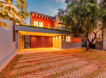 Casa · 317m² · 4 Quartos · 4 Vagas · Casa de Condominio em Alphaville - Santana de Parnaíba