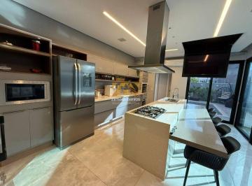 Casa · 205m² · 3 Quartos · 4 Vagas · Casa Alto Padrão com 3 suítes - 205 m² - Condomínio Residencial Alphaville I (ARSO 14) - Quadra Nobr