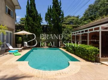 Casa · 435m² · 3 Quartos · 2 Vagas · Casa reformada de 460m² privativo, com 03 suítes, piscina e 02 vagas