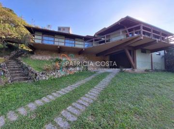Casa · 200m² · 4 Quartos · 2 Vagas · Bela Casa com Vista para o Mar na Praia do Silveira - Garopaba/SC