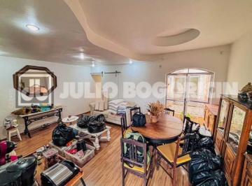 Apartamento · 97m² · 2 Quartos · Rua Bambina, Confortavel apartamento, 2 quartos amplos, condomínio barato, perti