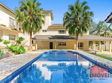 Casa · 1693m² · 6 Quartos · 14 Vagas · Ampla casa com duas moradias, lazer e piscina – Ideal para família grande!