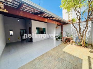 Casa · 138m² · 3 Quartos · 2 Vagas · Linda Casa Linear no Planalto!