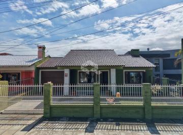Casa · 141m² · 3 Quartos · Casa com 3 dormitórios no bairro Zona Nova em Capão da Canoa