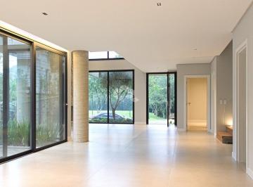 Casa · 350m² · 4 Quartos · 4 Vagas · Casa de condomínio de 4 quartos (4 suítes) em Canela