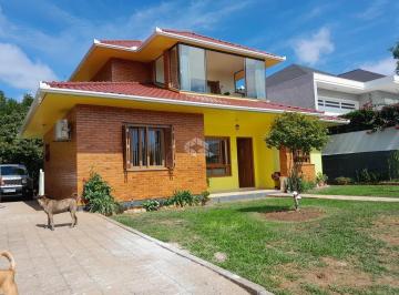 Casa · 149m² · 3 Quartos · 1 Vaga · Bela residência em bairro nobre na Serra Gaúcha