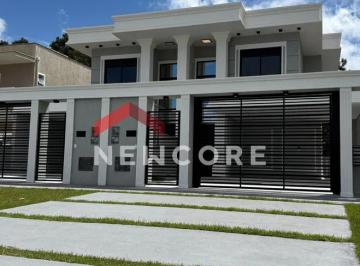 Casa · 172m² · 3 Quartos · 3 Vagas · Sobrado em  Avenida Lions Internacional - Ingleses do Rio Vermelho - Florianópolis/SC