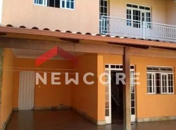 Casa · 200m² · 4 Quartos · 3 Vagas · Casa em Rua Flamboyant - Colonial - Contagem/MG