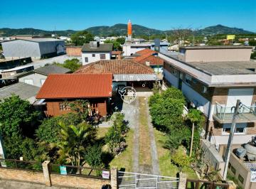 Casa · 132m² · 4 Quartos · 8 Vagas · Duas Casas em Terreno de 438m² com Escritura Pública – Areias de Palhocinha/SC