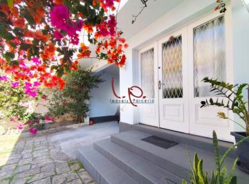 Casa de 5 quartos, Petrópolis · 2 Casas Lineares com Entradas Independentes em Vila no Centro de Petrópolis.
