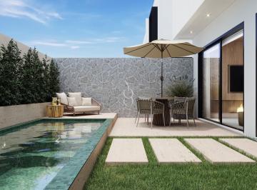 Casa · 198m² · 3 Quartos · 2 Vagas · Casa com posição solar privilegiada e quintal priv