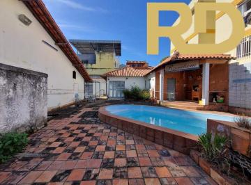 Casa · 425m² · 4 Quartos · 6 Vagas · Casa com 4 quartos, piscina e área de lazer a venda no Bairro Sagrada Família